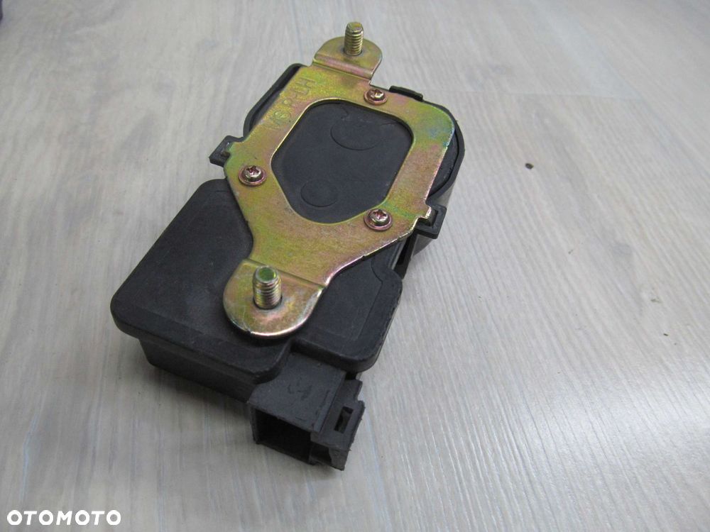 KIA MAGENTIS 00-05 SILOWNIK ZAMKA DRZWI PT 95780-3C000 - 2