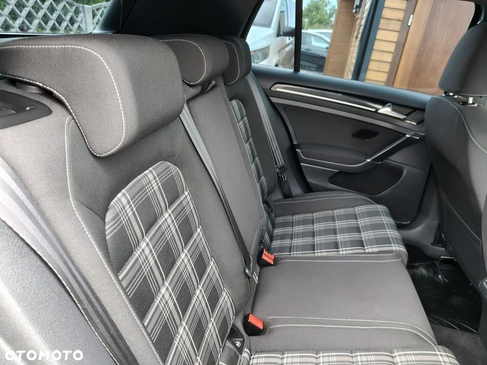 Volkswagen Golf GTD (BlueMotion Technology) DSG - 25