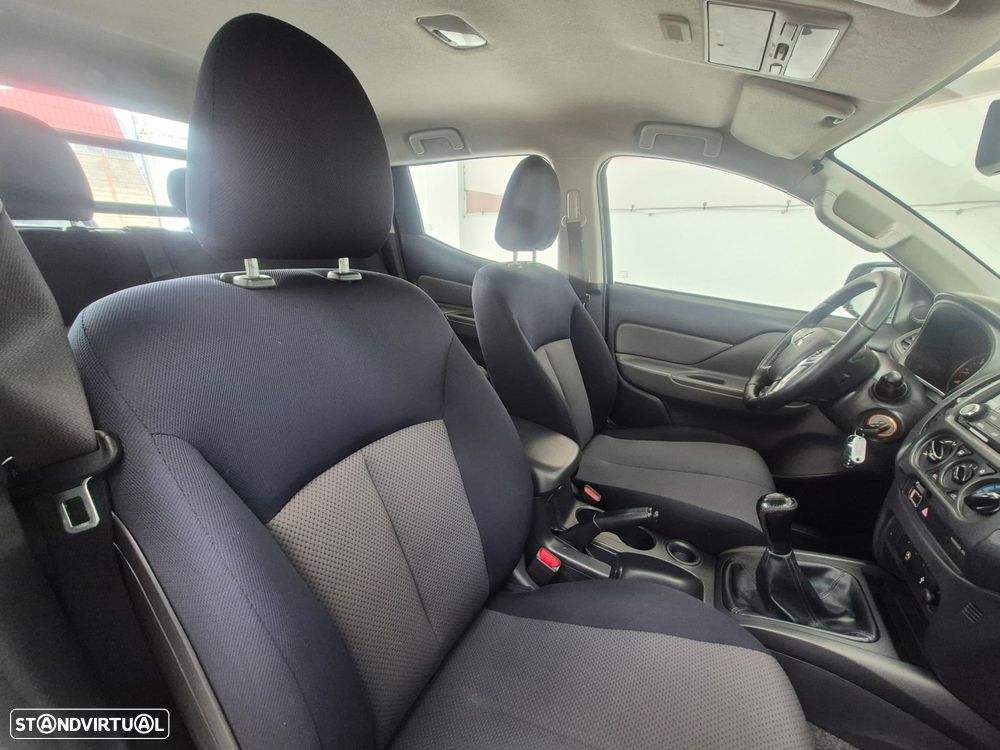 Mitsubishi L200 2.4 DI-D CD Space Cab Invite 2WD - 18