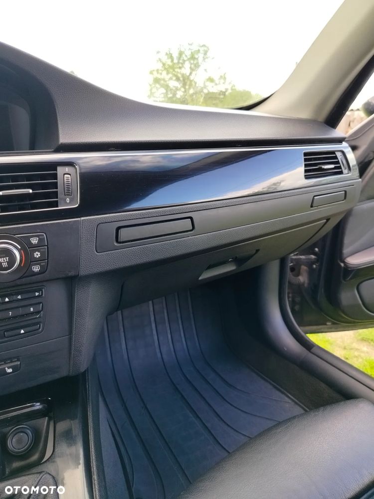BMW Seria 3 320d - 16