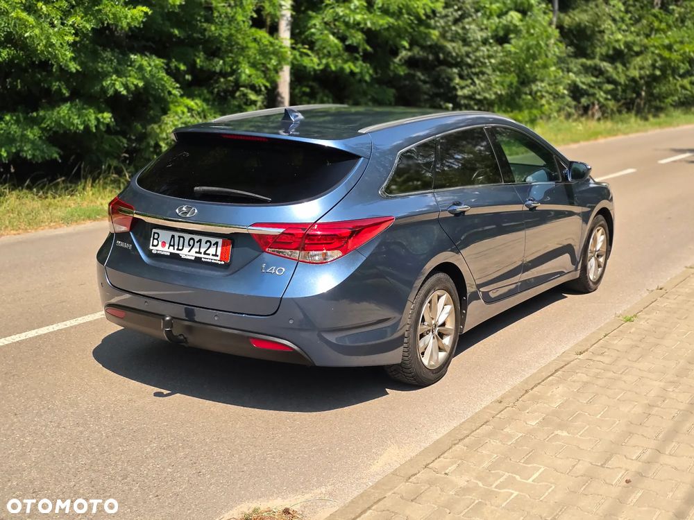 Hyundai i40 Kombi blue 1.6 Family+ - 16