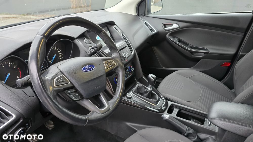 Ford Focus 1.0 EcoBoost Start-Stopp-System TITANIUM DESIGN - 13