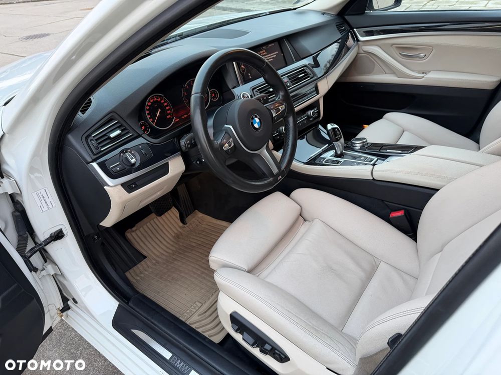BMW Seria 5 528i xDrive Luxury Line - 11