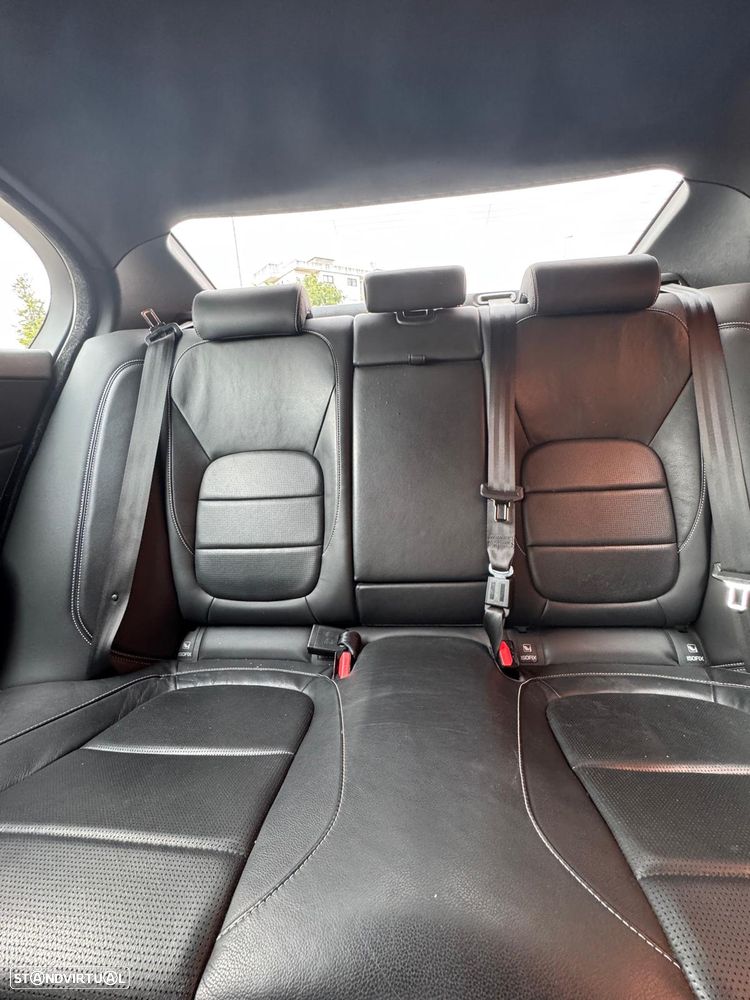 Jaguar XE 20d AWD Aut. R-Sport - 15