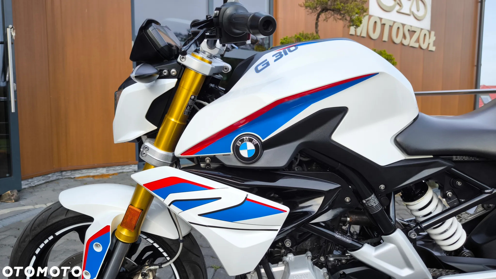 BMW G - 27