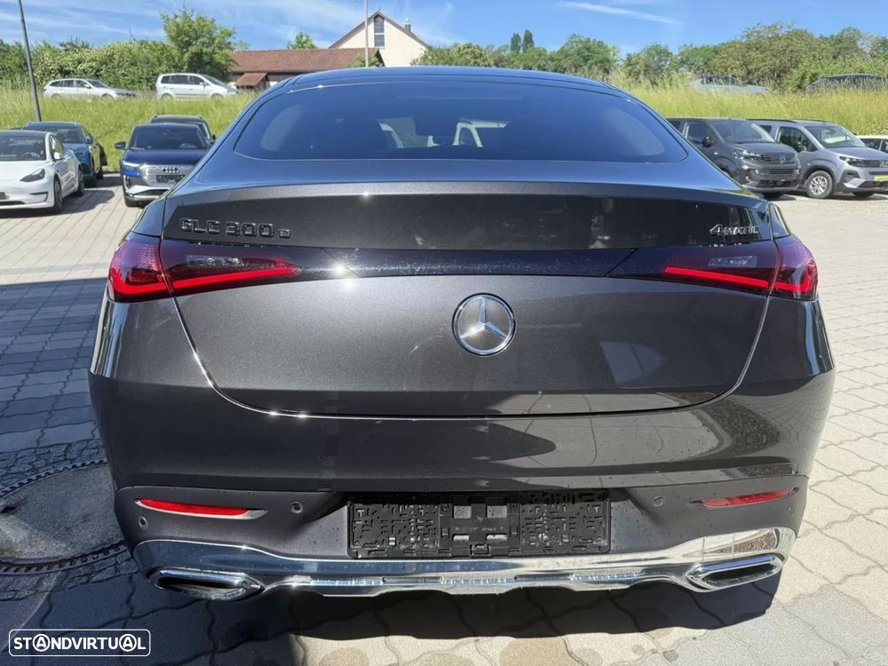 Mercedes-Benz GLC 300 e Coupe 4Matic - 7