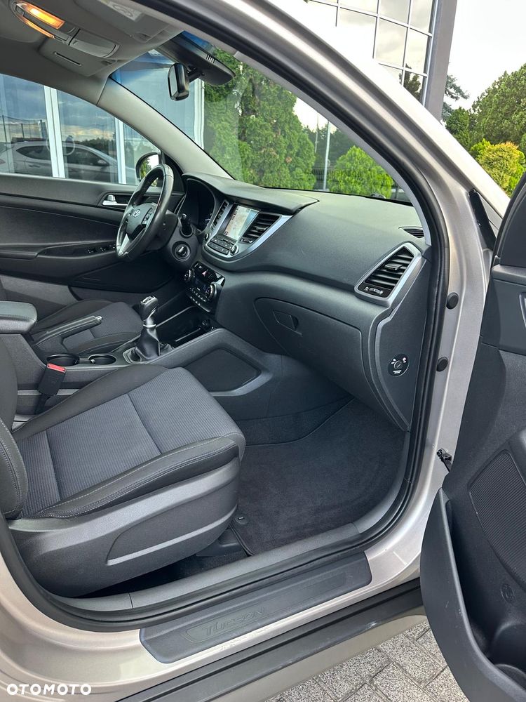 Hyundai Tucson 1.6 GDI BlueDrive Design 2WD - 22