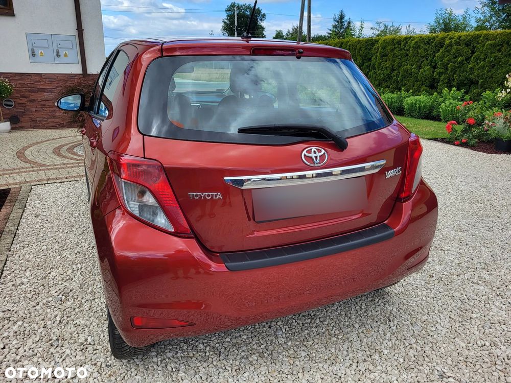 Toyota Yaris 1.33 Premium - 6