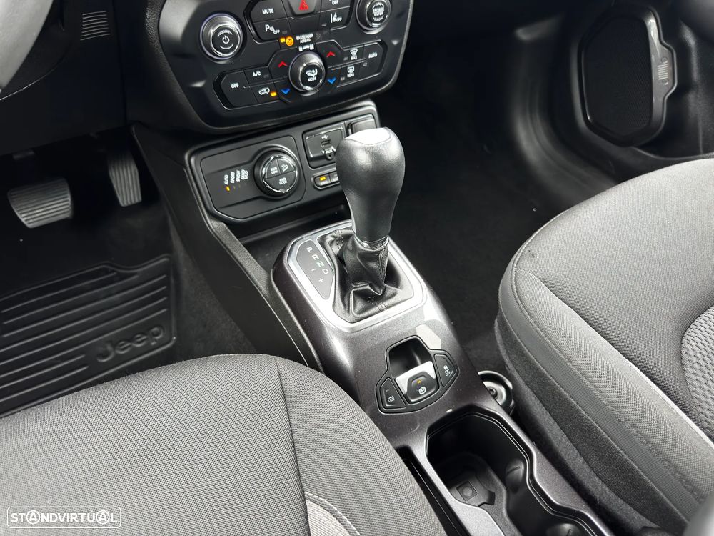 Jeep Renegade 1.3 T-GDI 4xe Auto Limited - 32