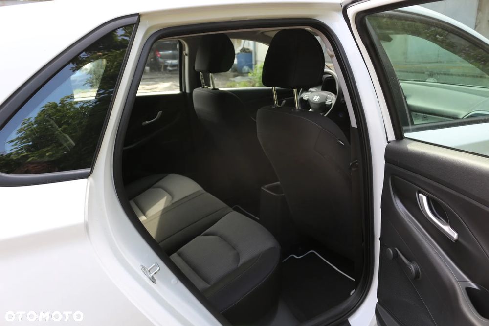 Hyundai i30 blue 1.4 Style - 11