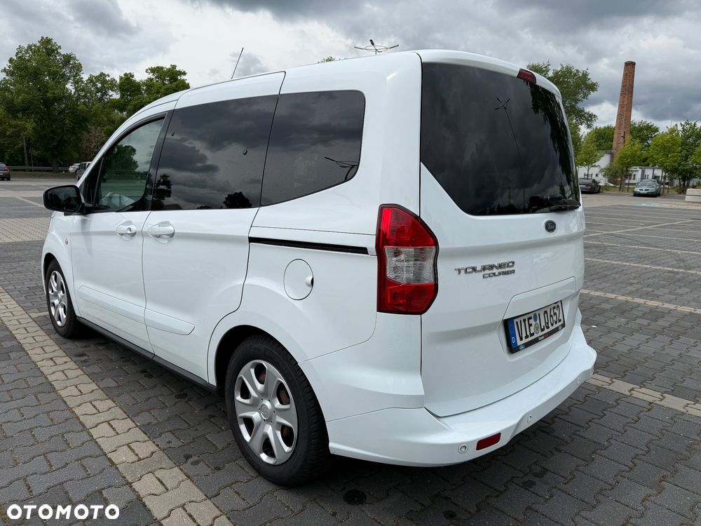 Ford Tourneo Courier 1.5 TDCi Trend - 10