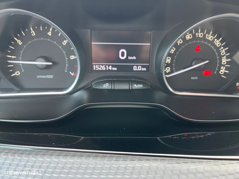 Peugeot 2008 1.2 PureTech Style - 22