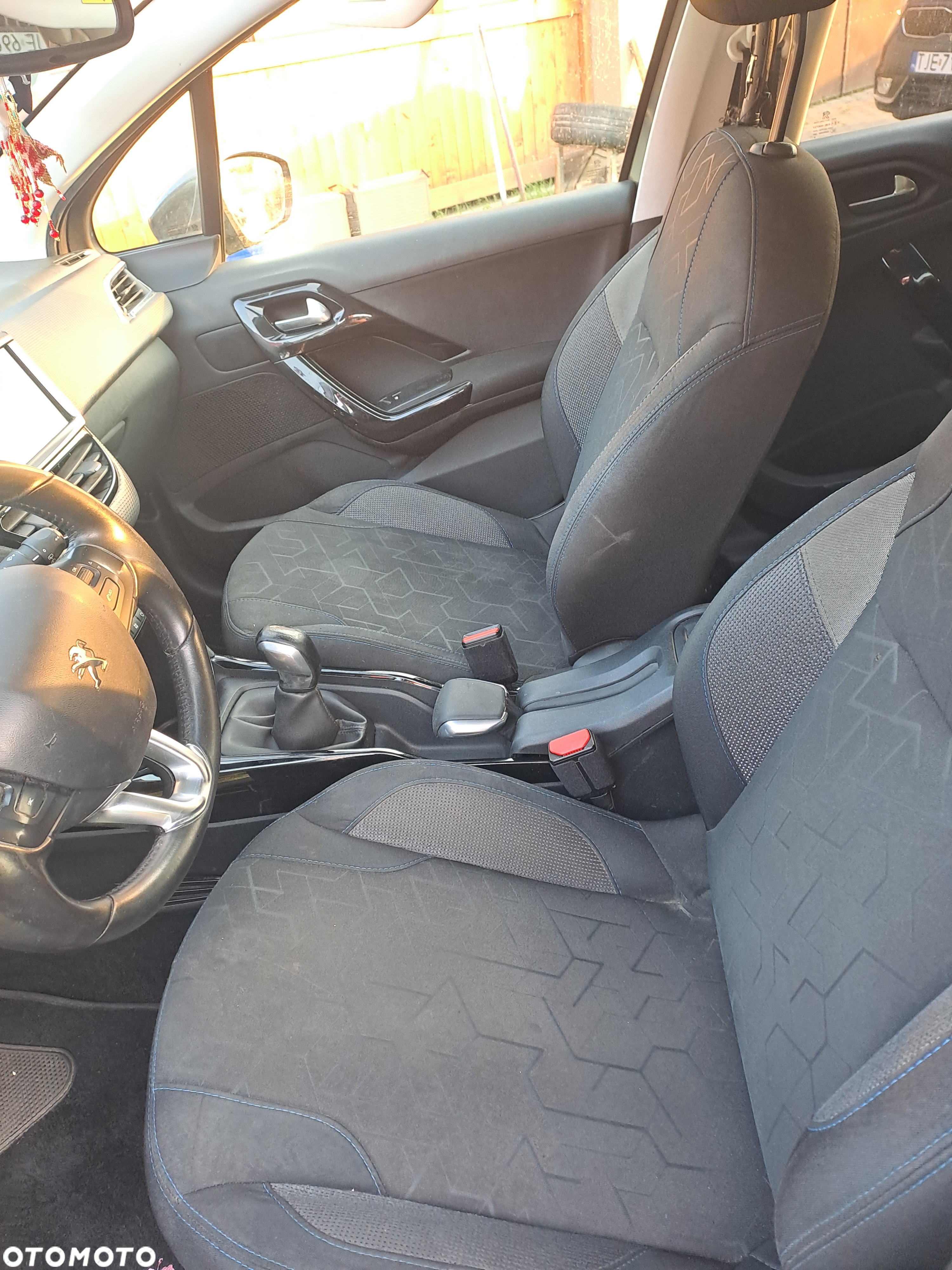 Peugeot 2008 PureTech 100 Style S&S BVM6 - 14