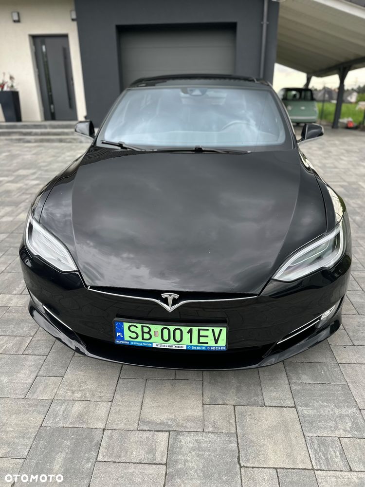 Tesla Model S - 4