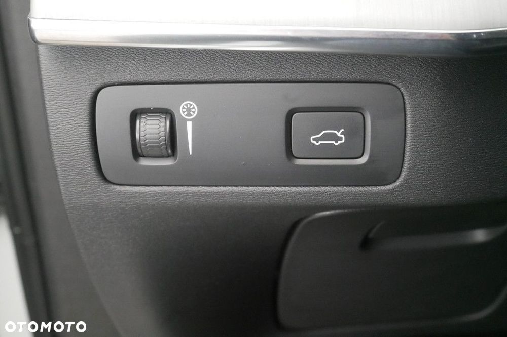 Volvo XC 90 - 19