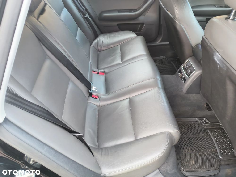 Audi A6 Avant 2.4 multitronic - 7