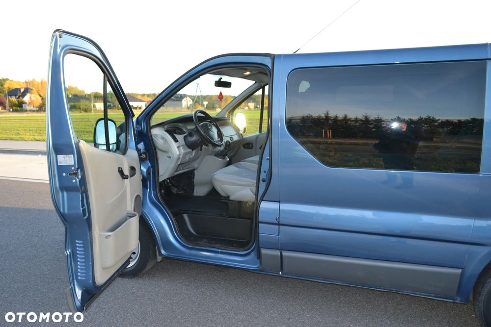 Opel Vivaro - 10