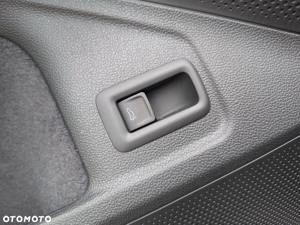 Skoda Superb 2.0 TSI Selection DSG - 27