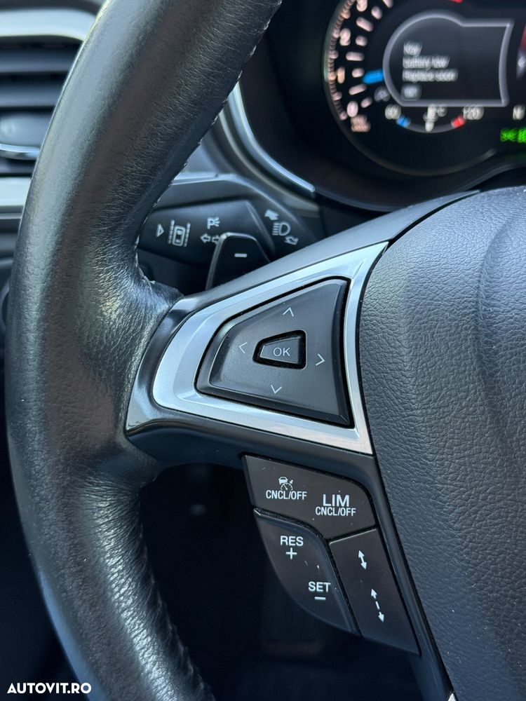 Ford Mondeo 2.0 TDCI PowerShift Titanium - 40