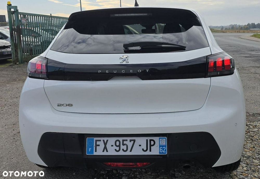 Peugeot 208 - 11
