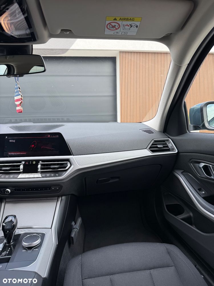 BMW Seria 3 318d - 27