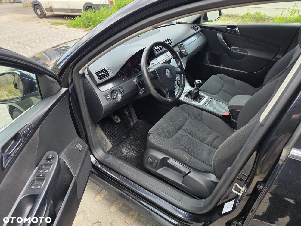 Volkswagen Passat 2.0 TDI DPF Comfortline - 11