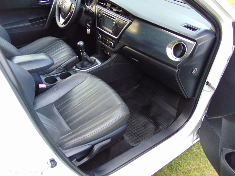 Toyota Auris 1.4 D-4D Luna - 29