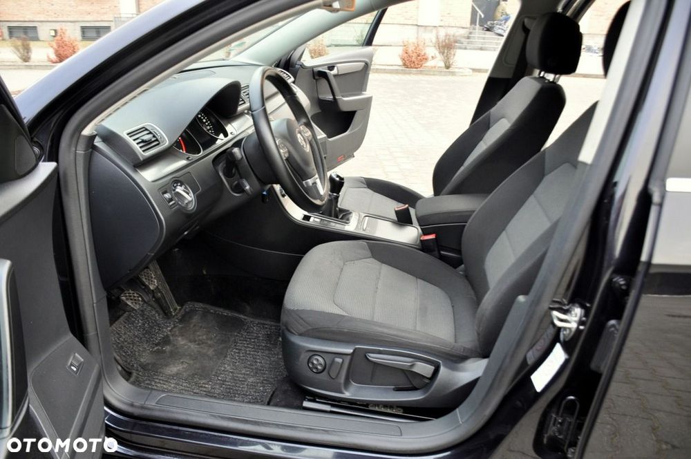 Volkswagen Passat - 21