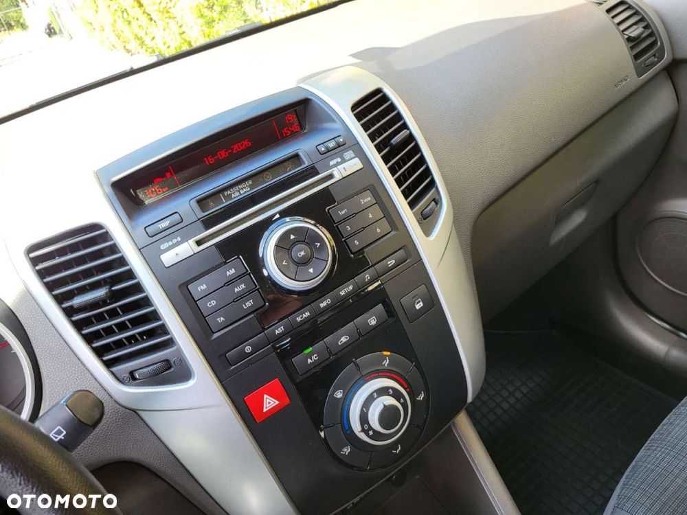 Kia Venga - 11