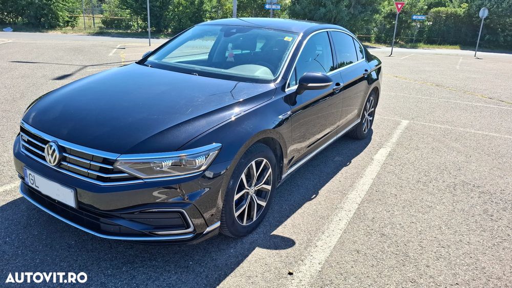 Volkswagen Passat - 4