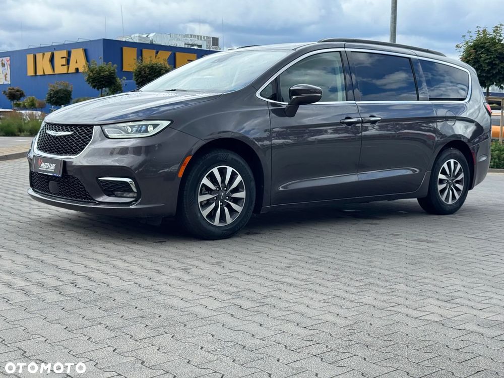Chrysler Pacifica - 32