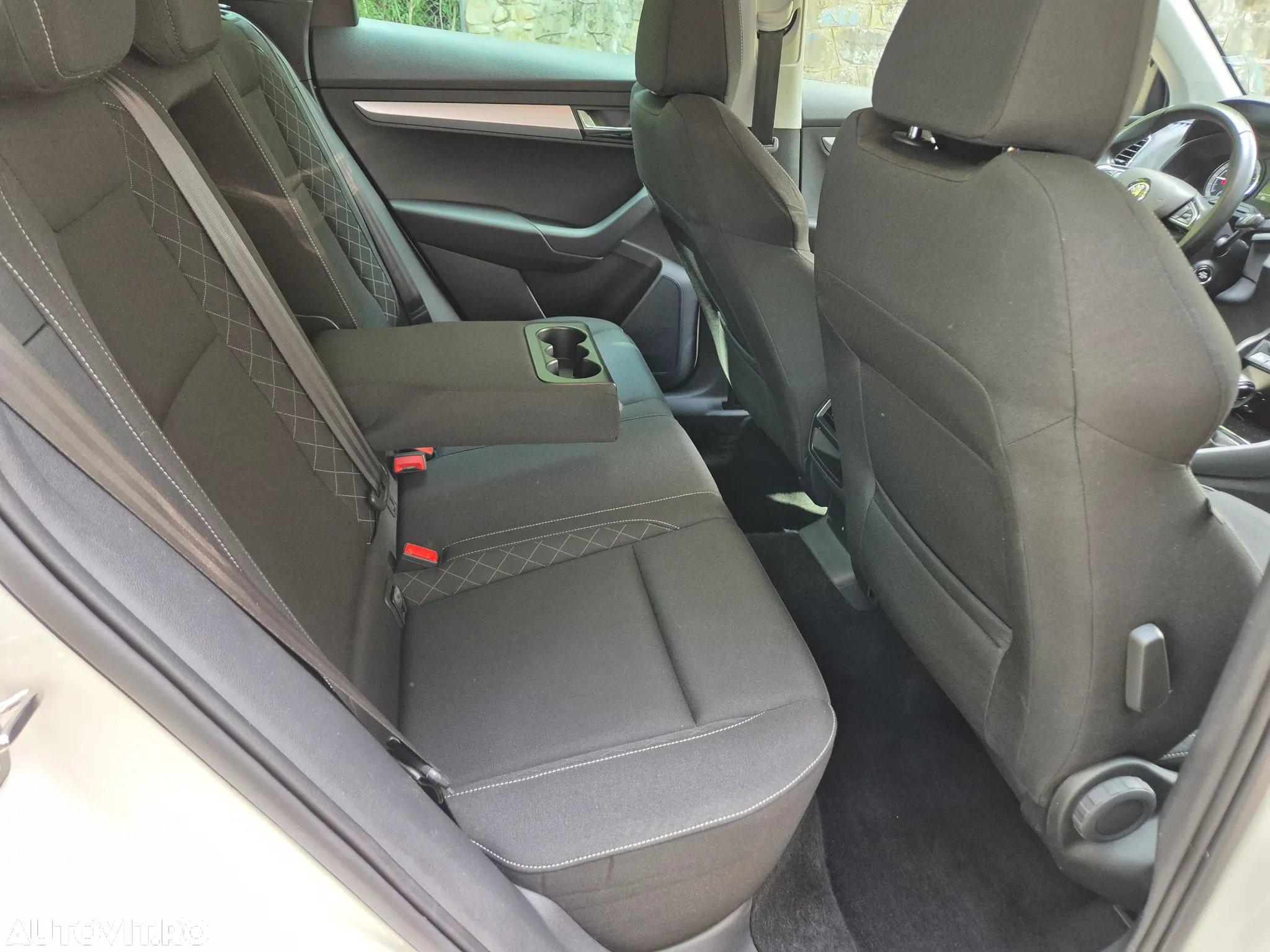 Skoda Karoq 1.6 TDI DSG Ambition - 13