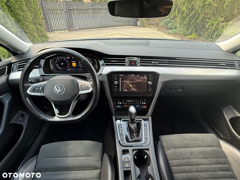 Volkswagen Passat 2.0 TSI Elegance DSG - 8
