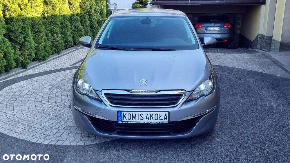 Peugeot 308 - 8