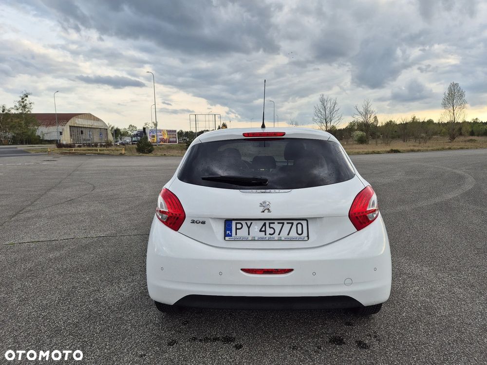 Peugeot 208 - 6