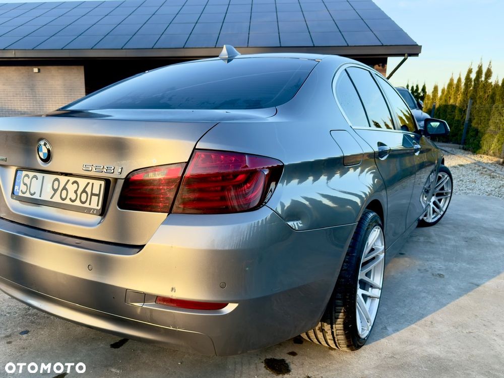 BMW Seria 5 528i xDrive Sport-Aut Luxury Line - 10