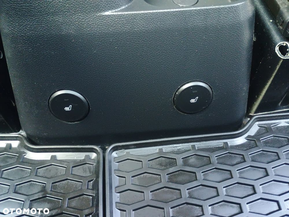 Maxus E-DELIVER 3 - 17