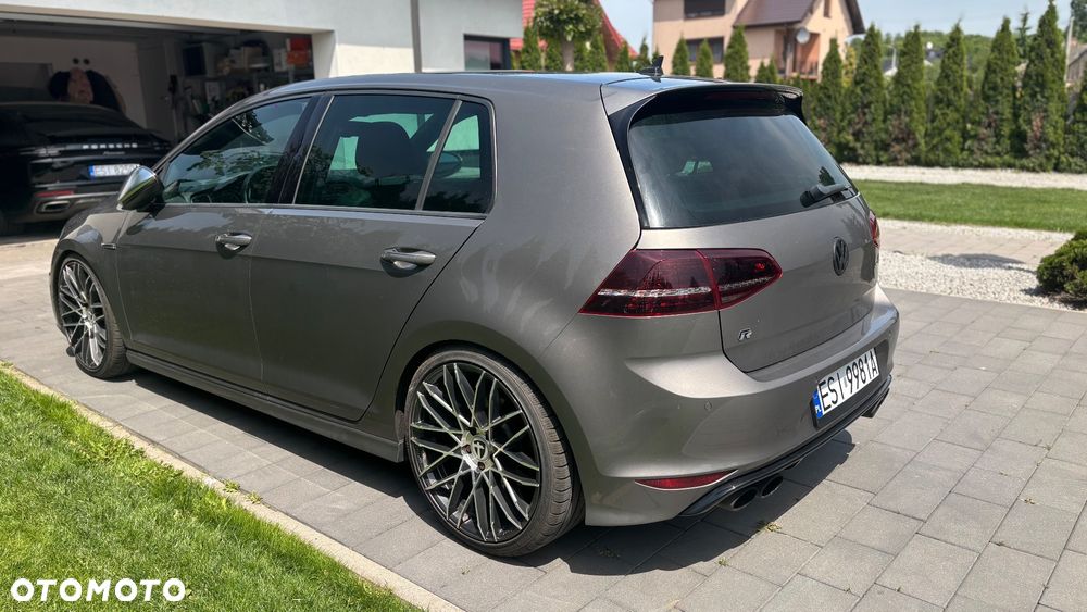 Volkswagen Golf - 20