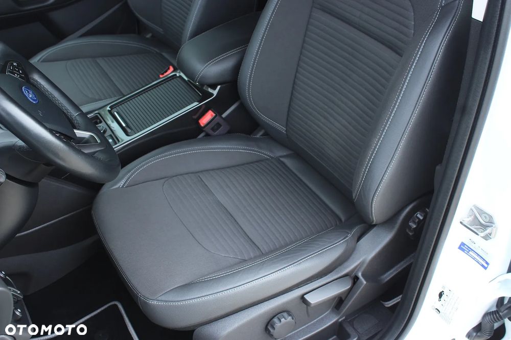 Ford Kuga - 29
