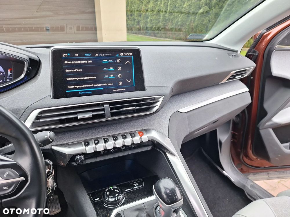 Peugeot 3008 1.2 PureTech Allure S&S - 13