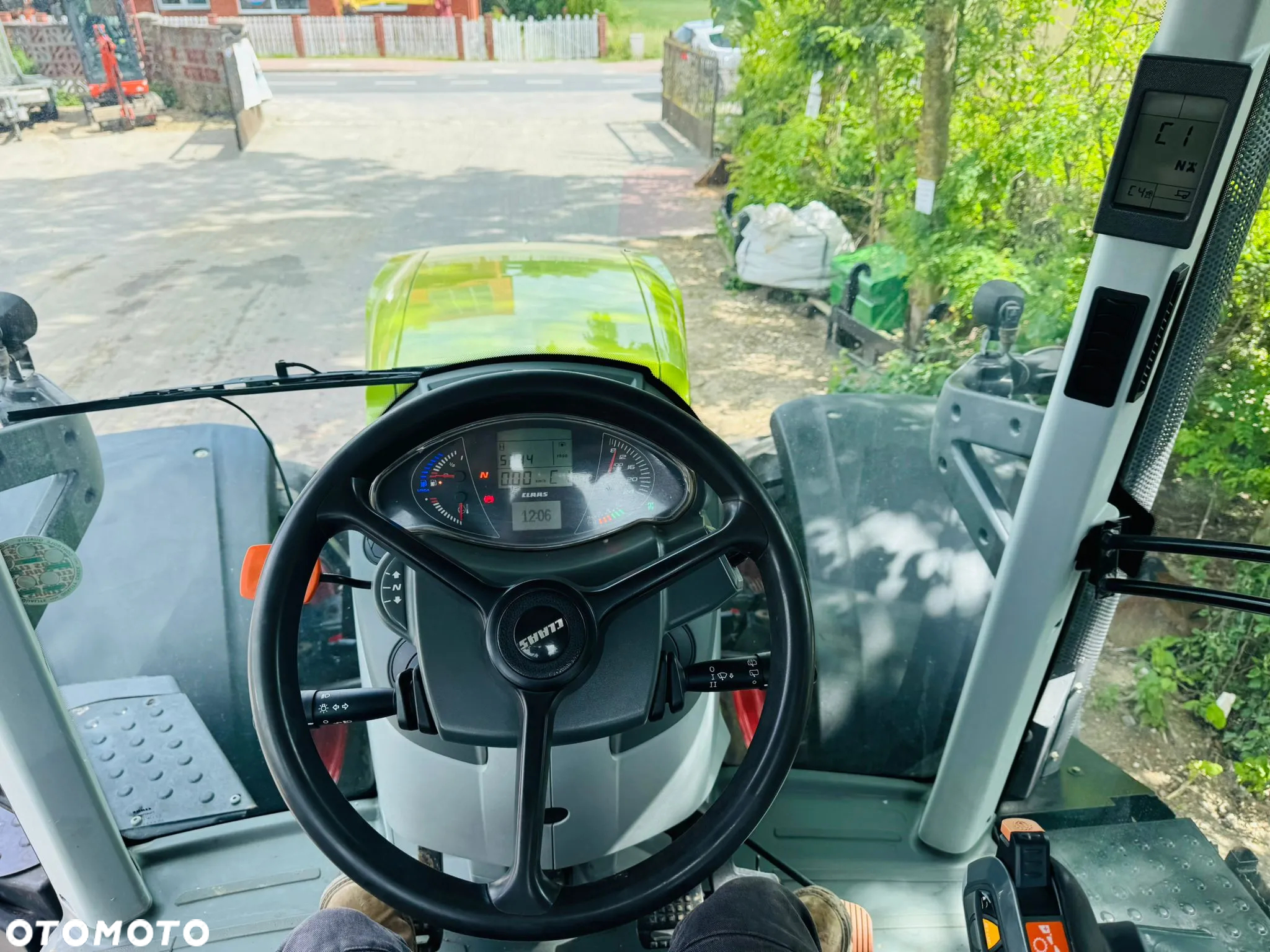 Claas Axion 850 - 10