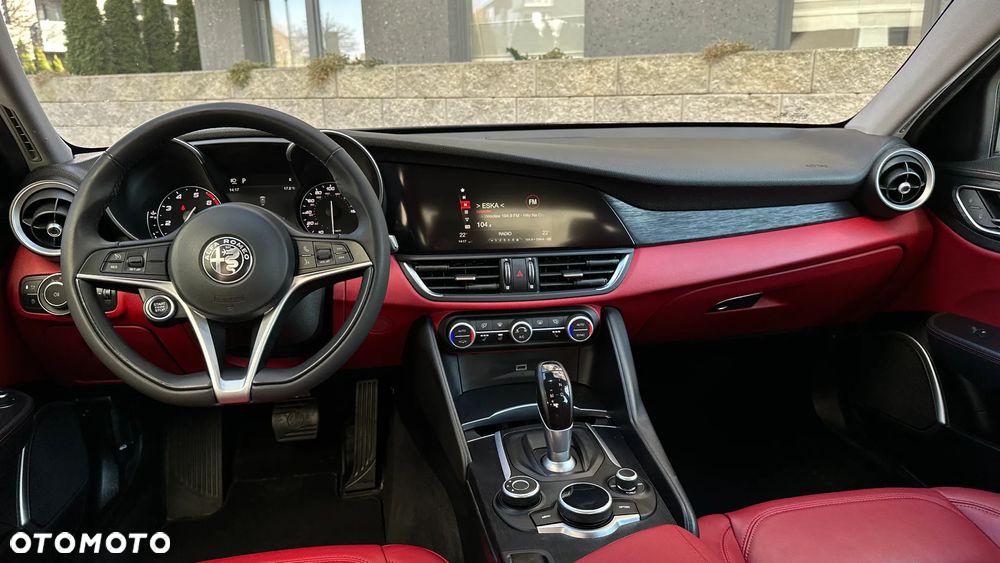 Alfa Romeo Giulia 2.0 Turbo 16V AT8-Q4 Veloce Ti - 37