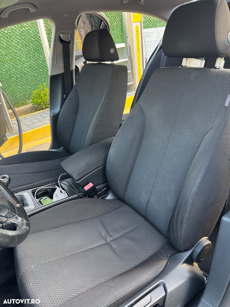 Volkswagen Passat 2.0TDI Comfortline DPF - 9