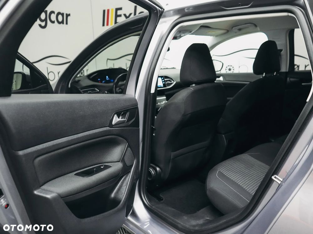 Peugeot 308 BlueHDi 100 Stop & Start Active - 29