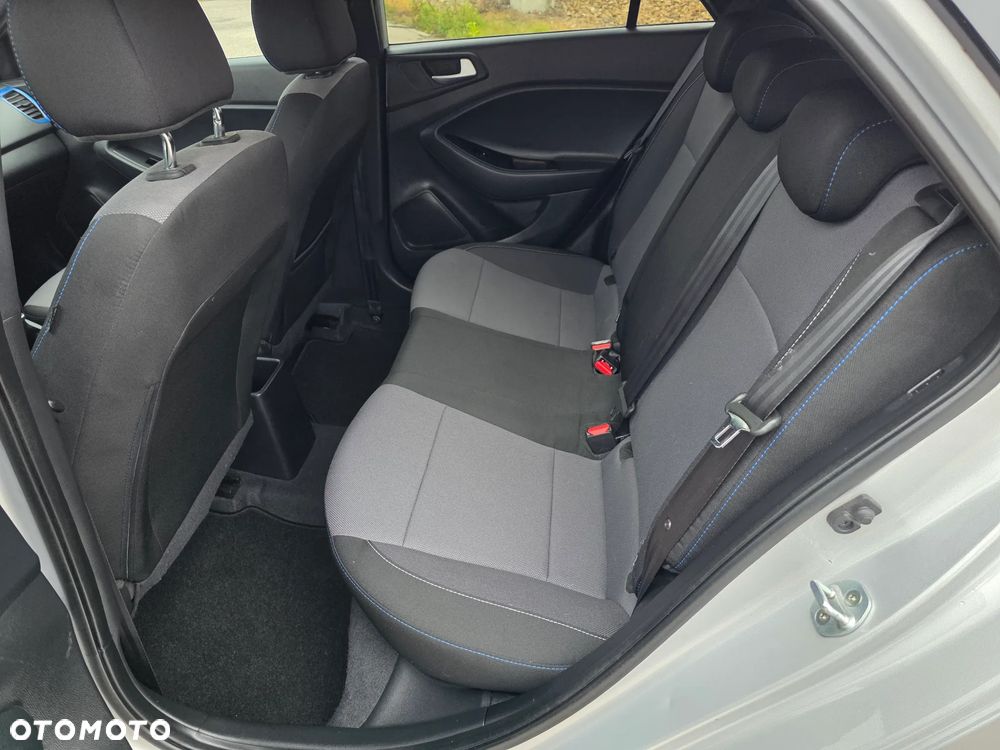 Hyundai i20 - 17