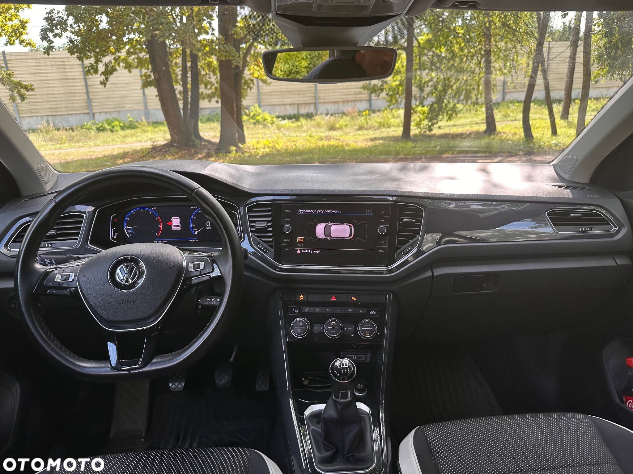 Volkswagen T-Roc - 9