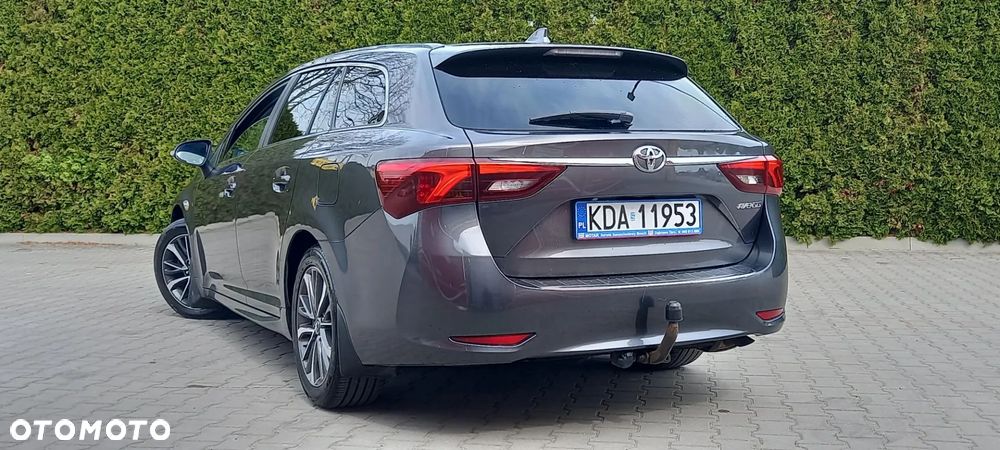Toyota Avensis 1.8 Executive - 10