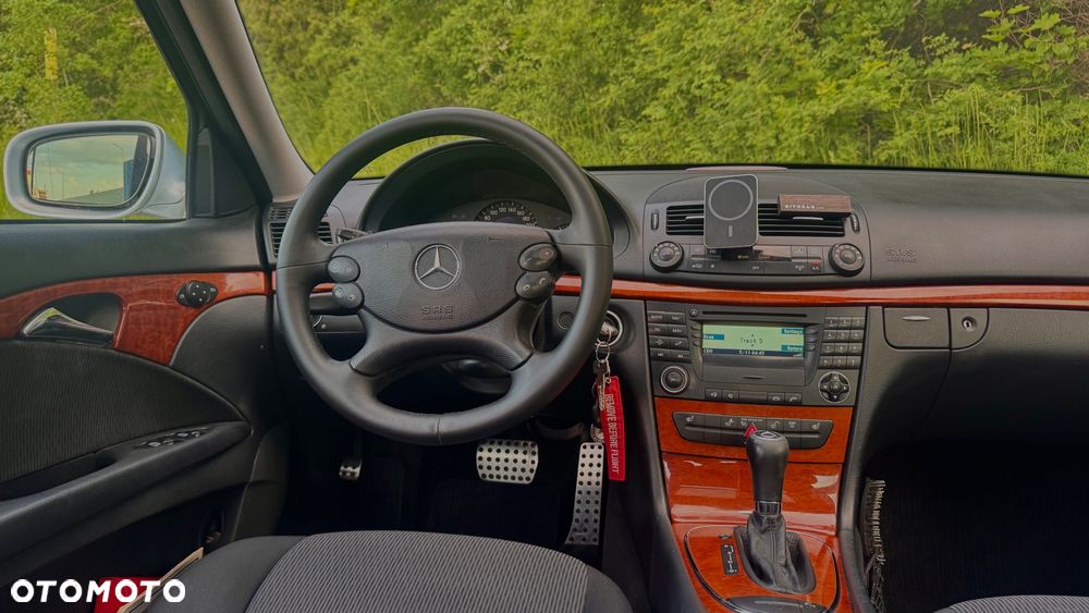 Mercedes-Benz Klasa E - 27