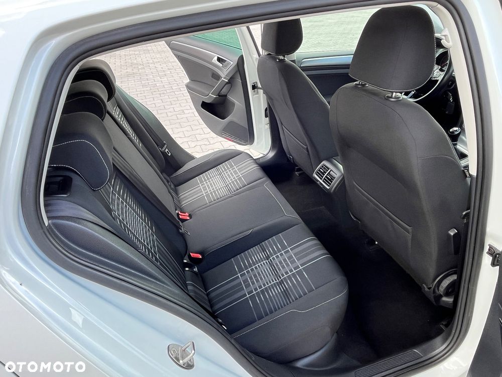 Volkswagen Golf 1.6 TDI BlueMotion Technology Lounge - 18