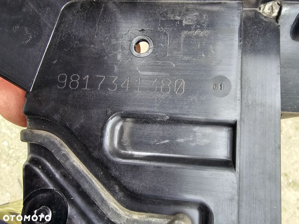 Peugeot 508 ll kierownica powietrza 9817341380
